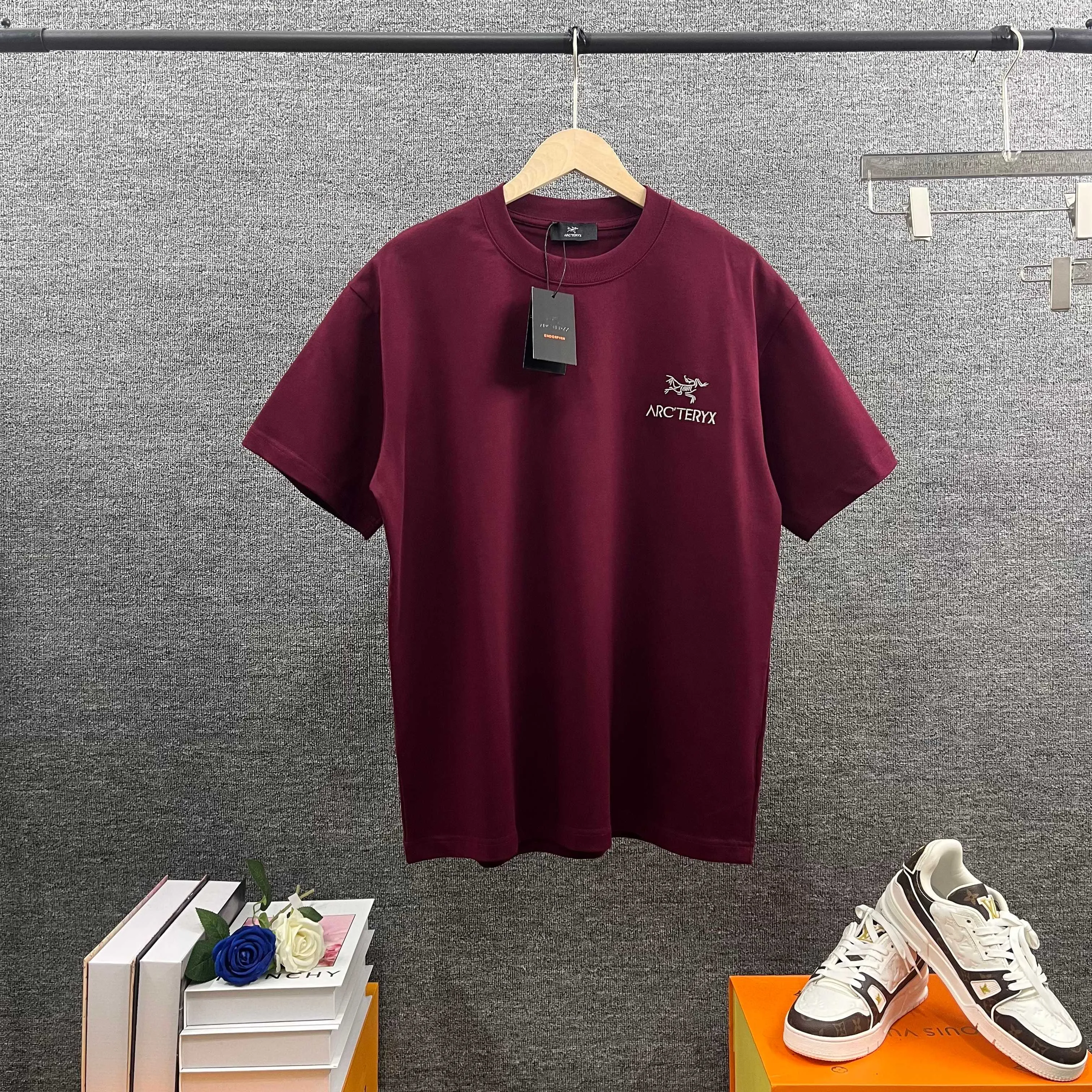 AR*C'TE*RYX* * 2026 New Arrival Classic logo T Same Style ：Black White Red Size： S （90-130 ） M （120-150 ） L （140-165 ） XL （160-180 ） XXL （180 ）